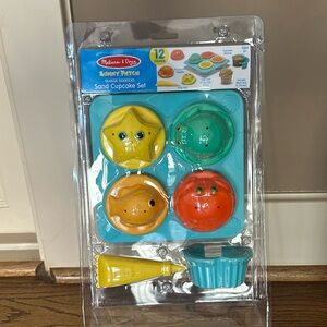MELISSA & DOUG SUNNY PATCH SAND CUPCAKE SET NWT